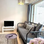 Transit Hel Airport Apartament *