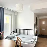 Transit Hel Airport Apartament