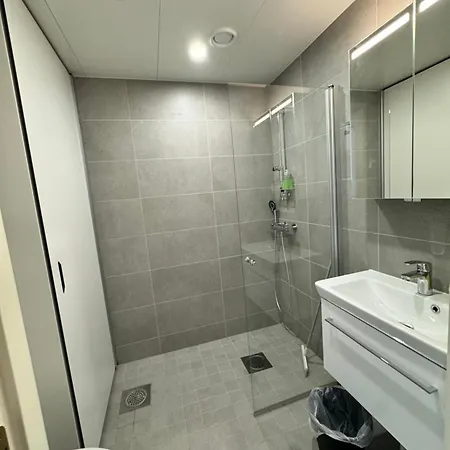 Transit Hel Airport Apartamento